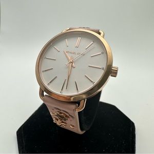 Michael Kors Women’s Quartz White Dial Leather Strap Watch Fashion Designer